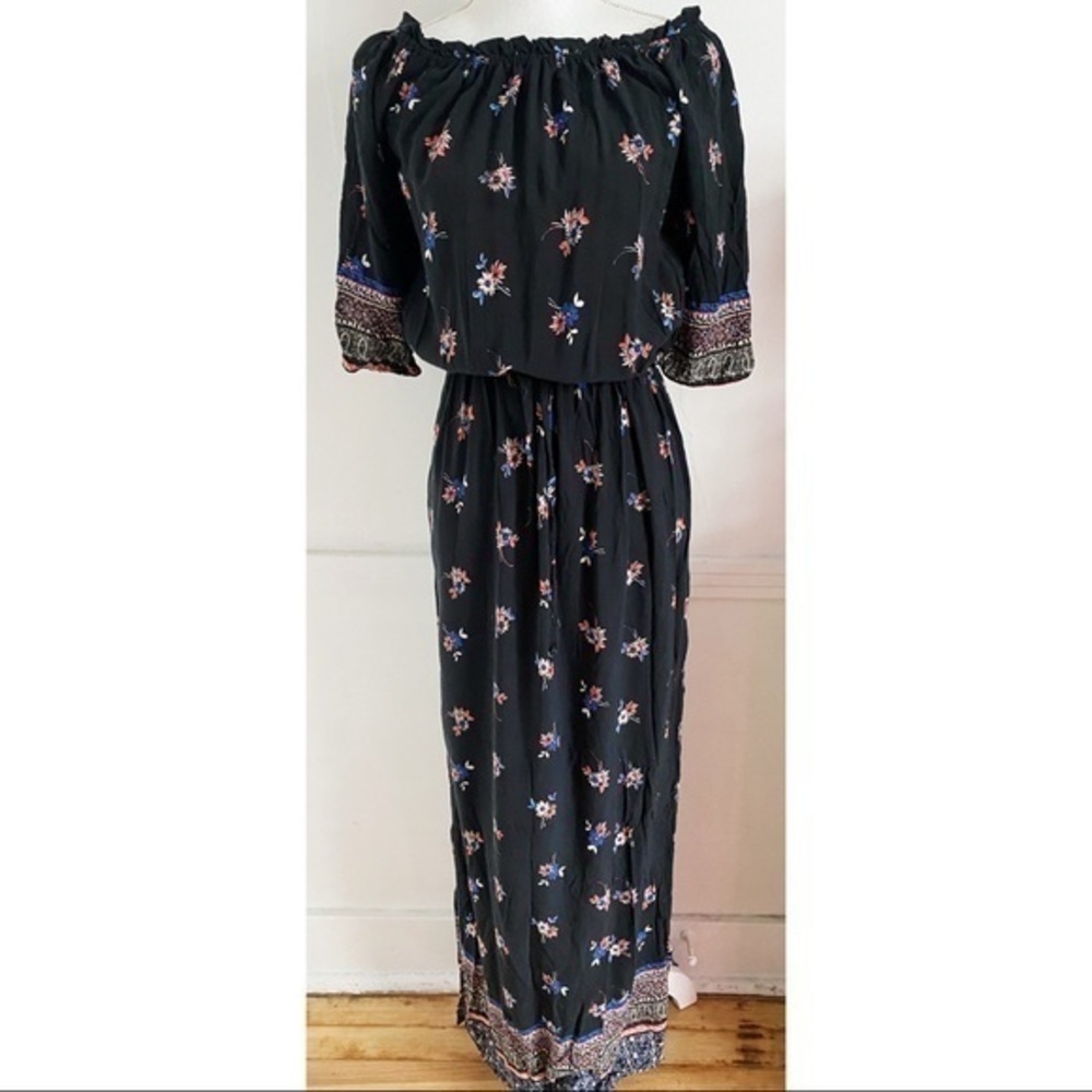 BeachLunchLounge • Black Floral Maxi Dress